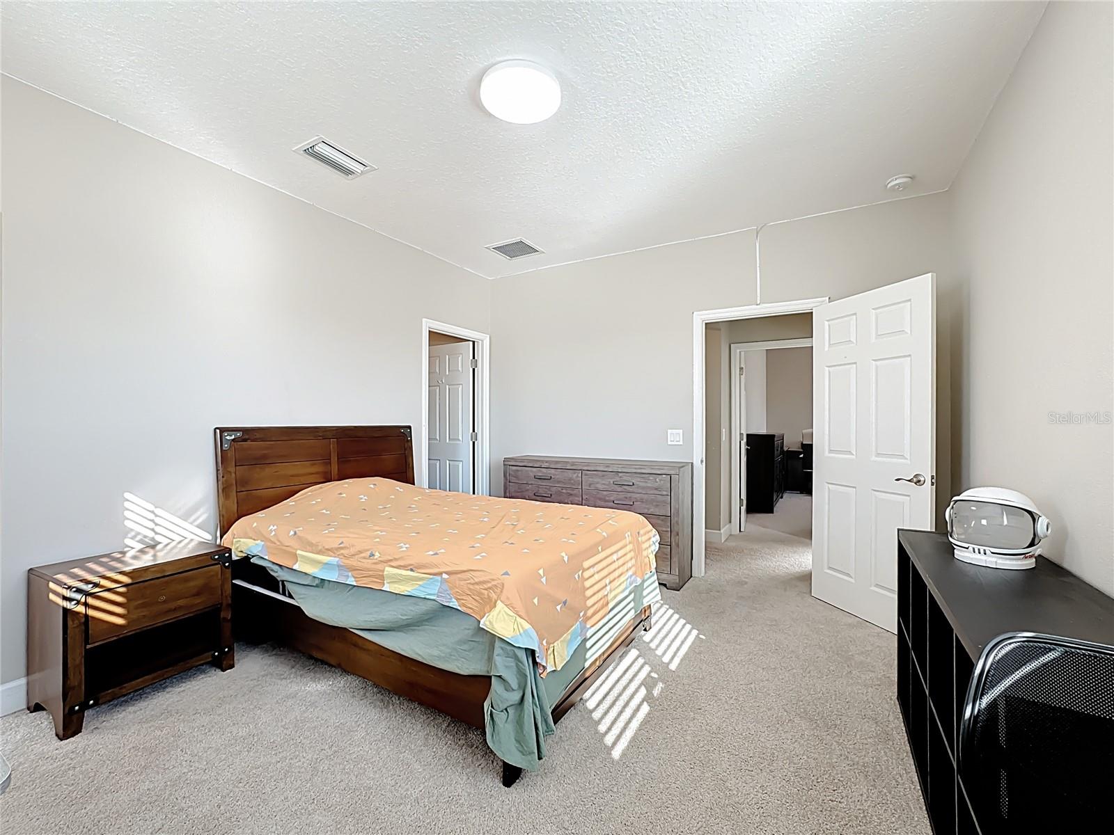 ARBOR LAKES ON PALMER RANCH - Residential