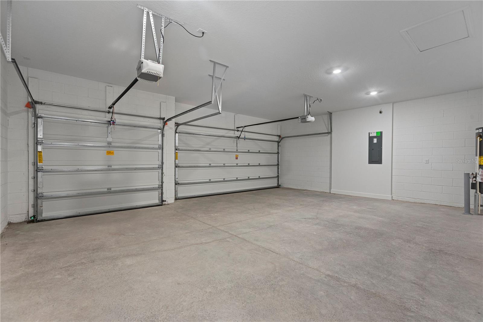 CRESSWIND AT LAKE HARRIS - Residential