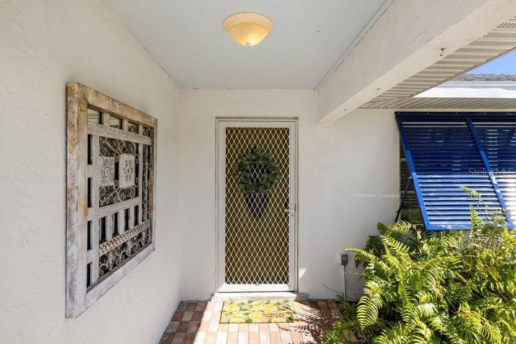 SOUTH VENICE - Residential