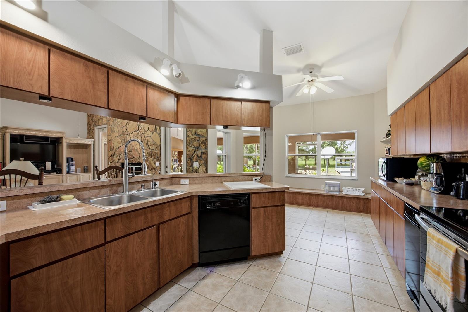 STEEPLECHASE FARMS - Residential