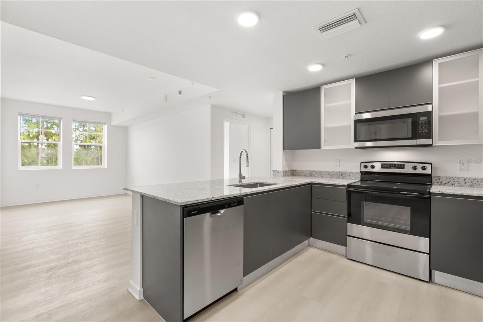 MILLENIA PARK CONDOMINIUMS - Residential