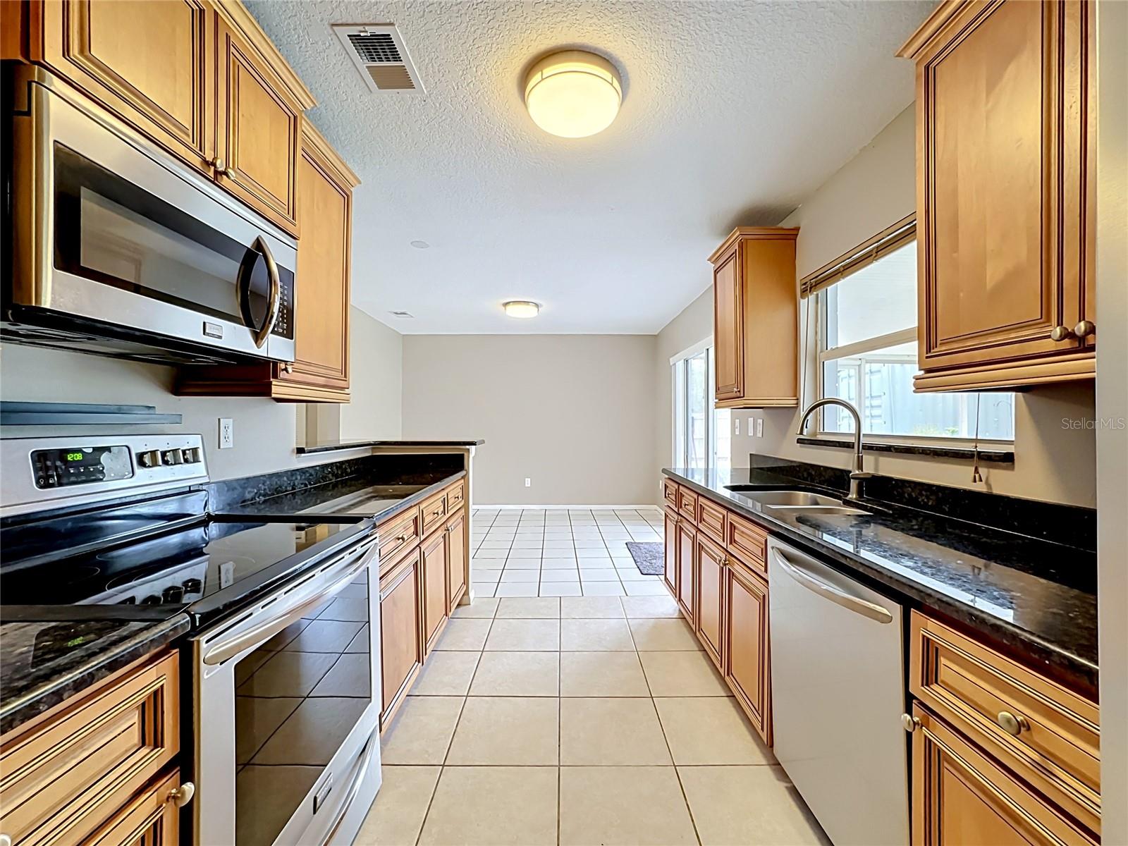 HICKORY LAKE ESTATES - Residential