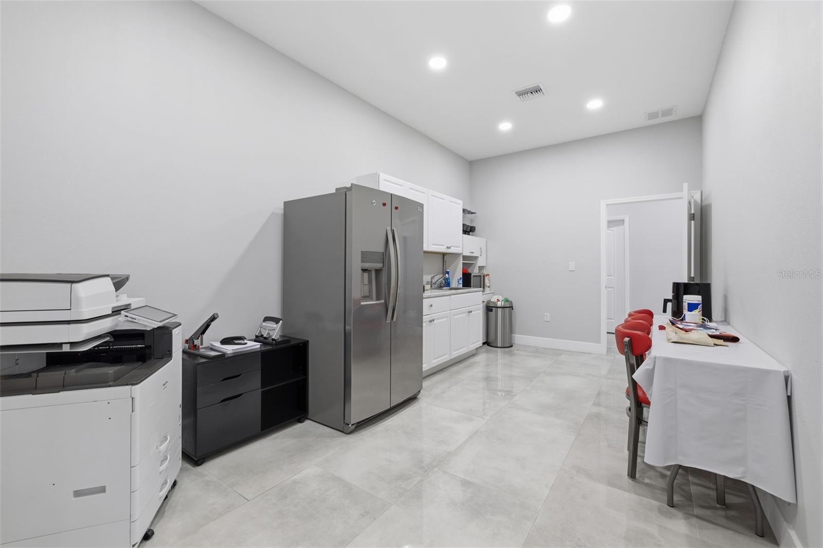 UNPLATTED - Commercial Lease
