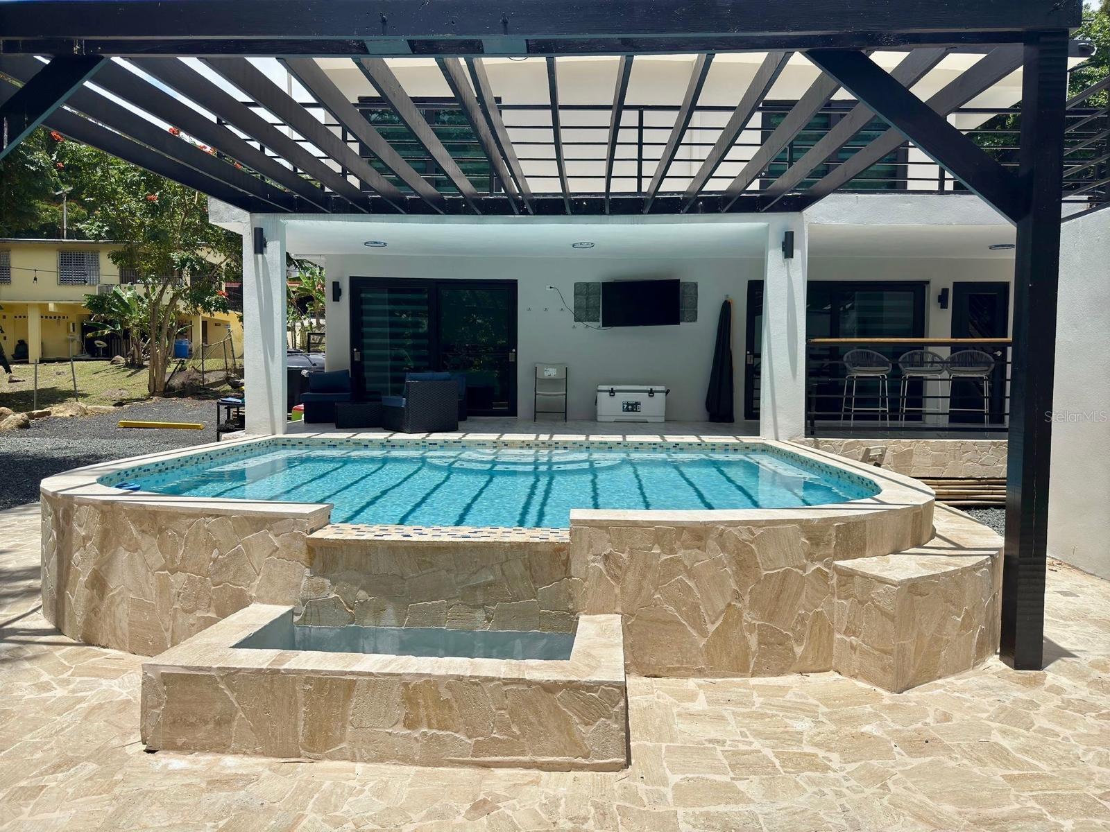 LAS TRES T - Residential