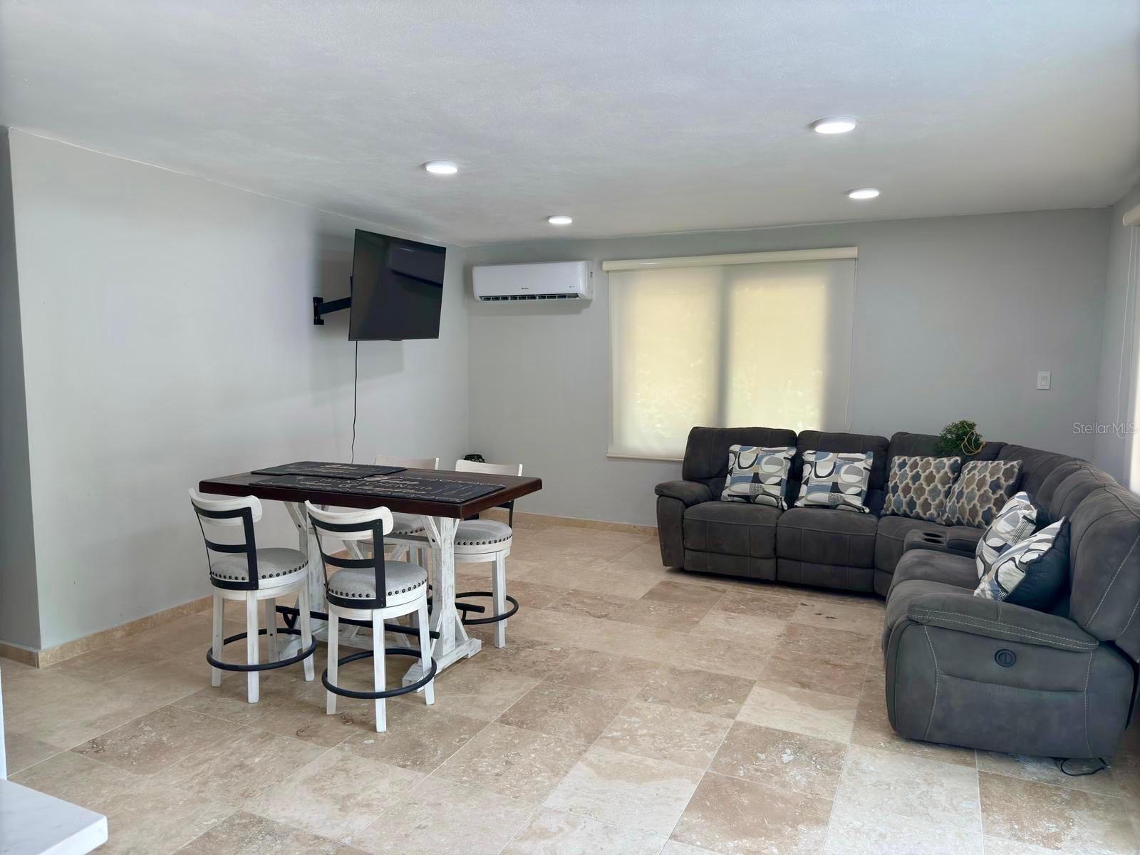 LAS TRES T - Residential