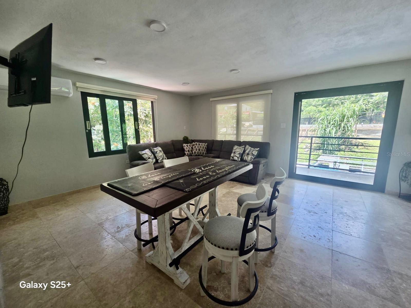 LAS TRES T - Residential