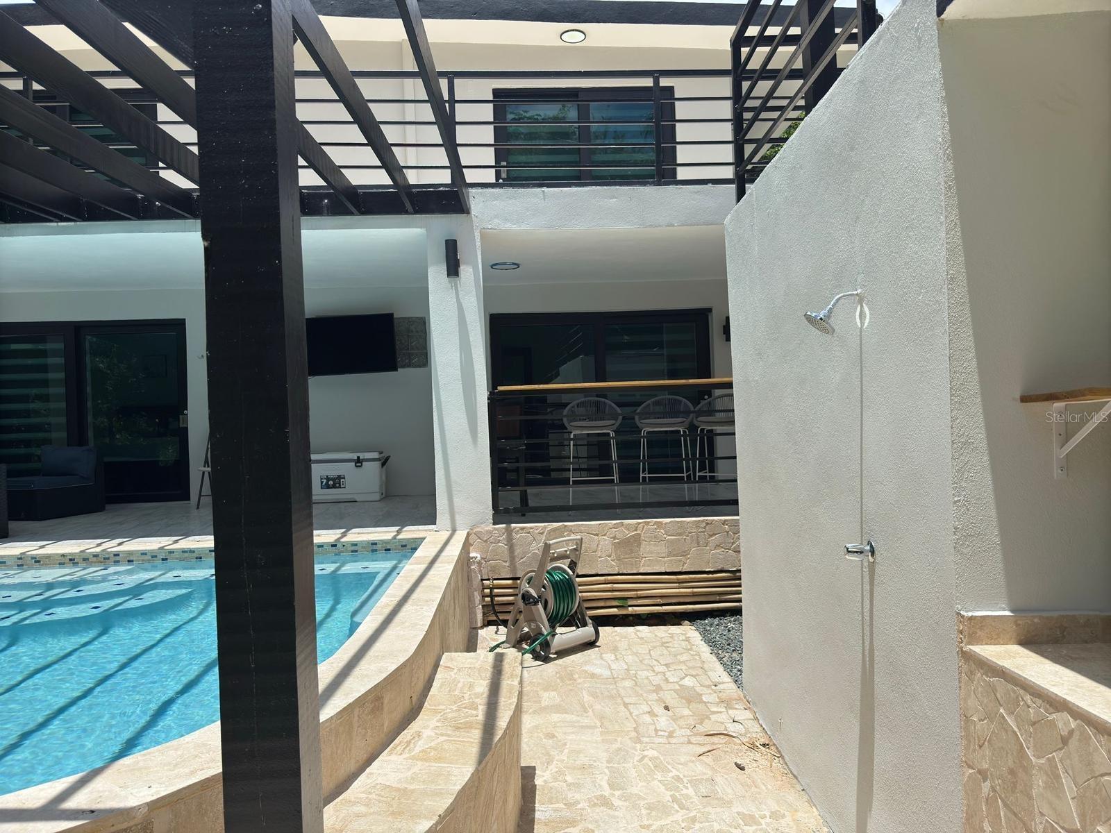 LAS TRES T - Residential