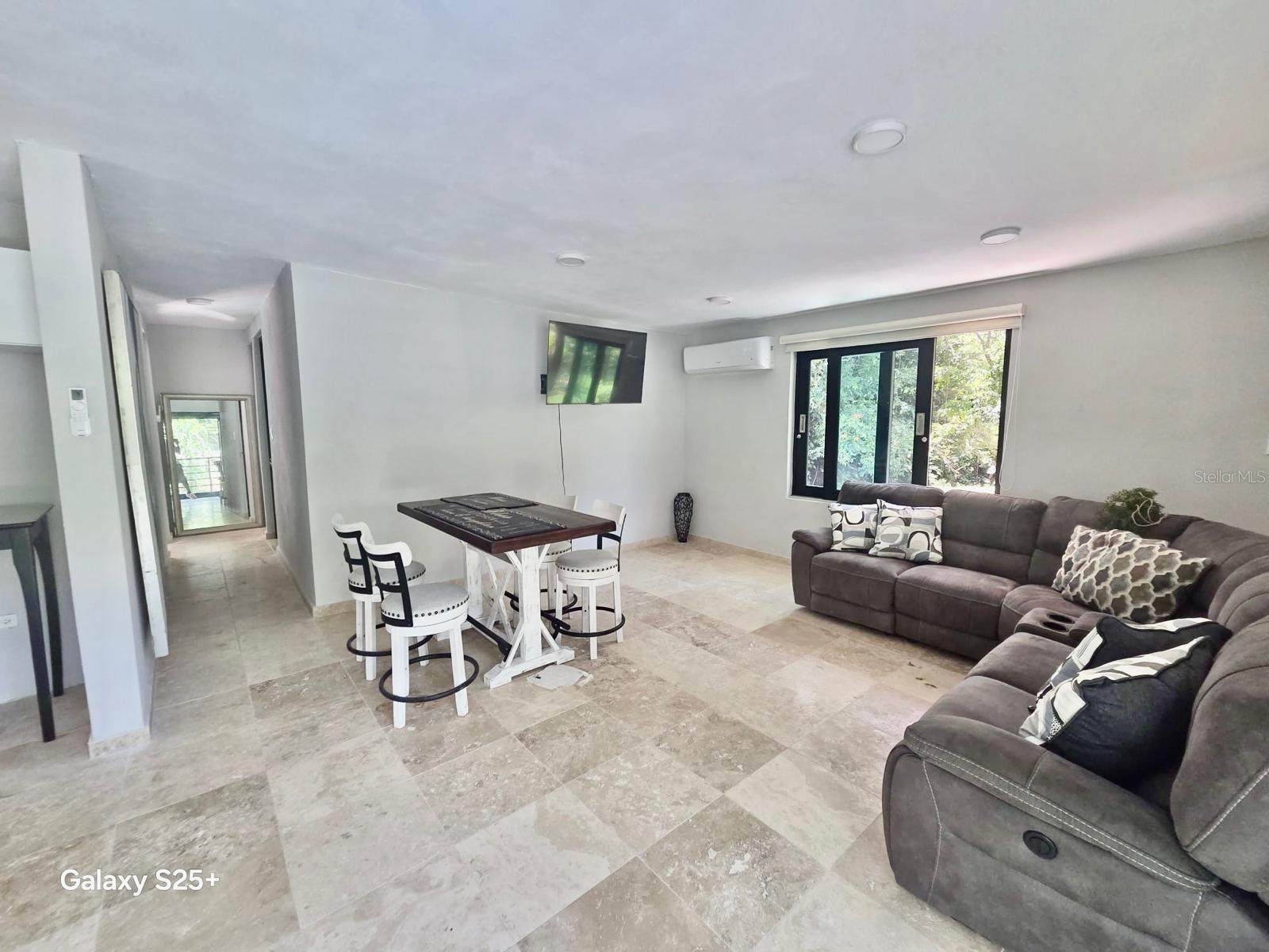 LAS TRES T - Residential