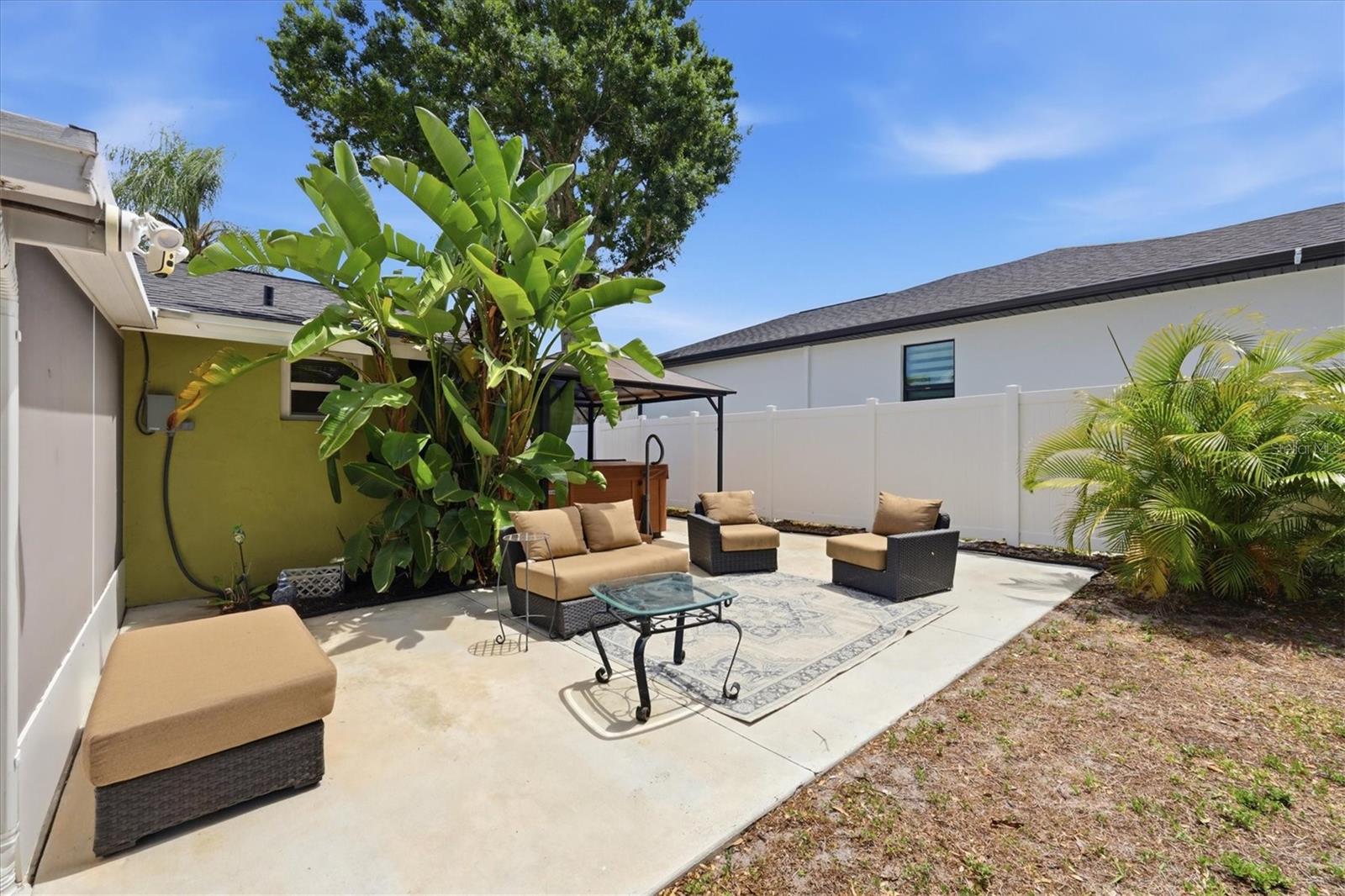 SOUTH VENICE - Residential