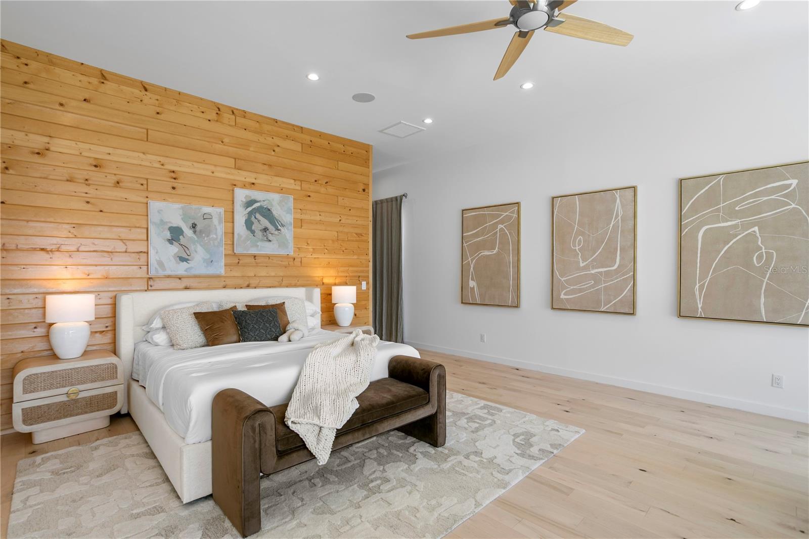 LAKE MAGDALENE FOR REST - Residential