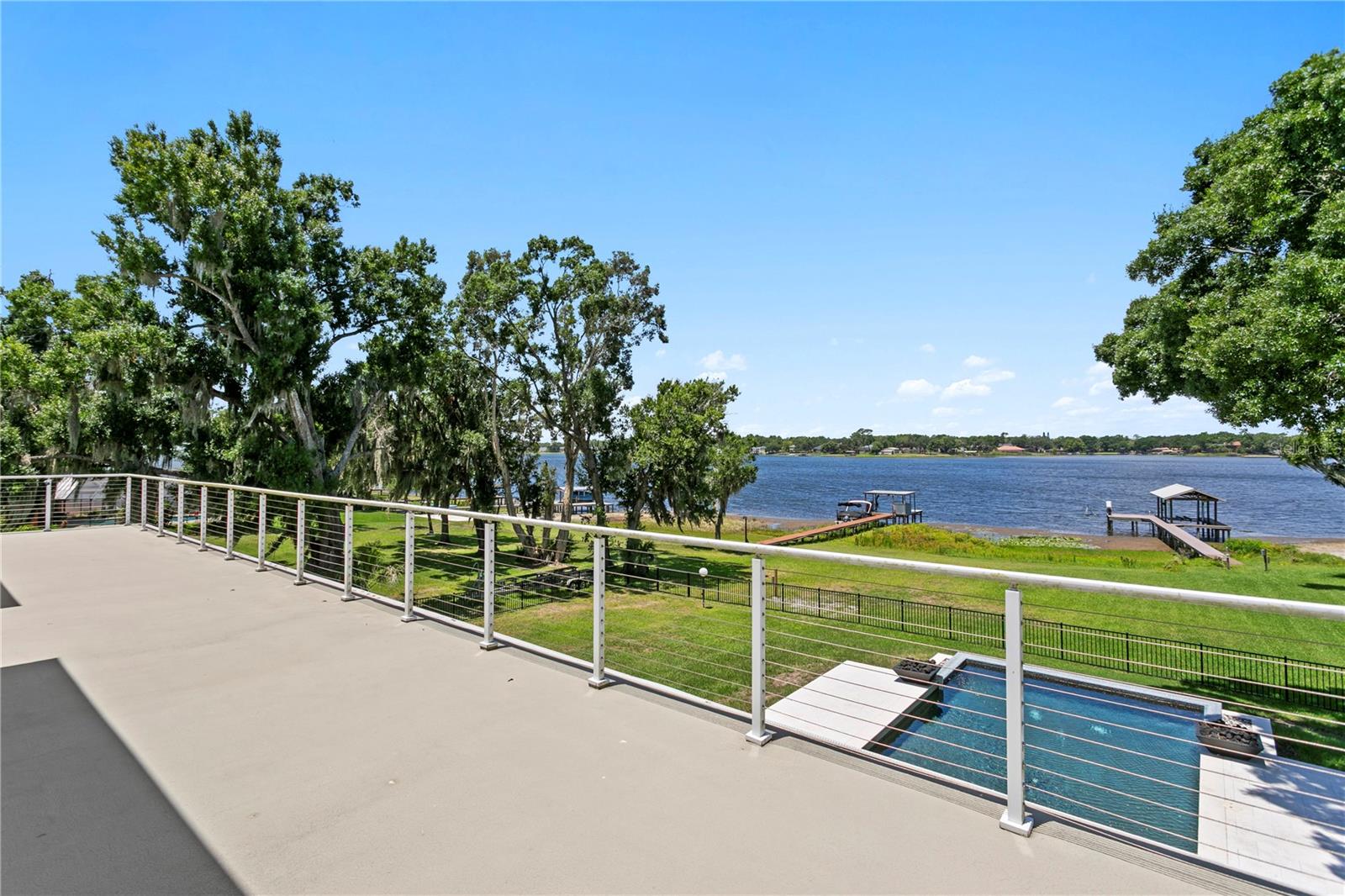 LAKE MAGDALENE FOR REST - Residential