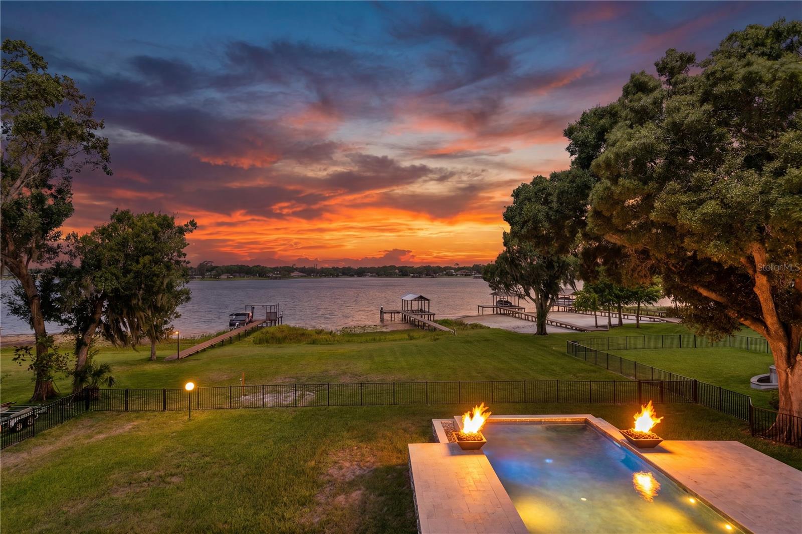 LAKE MAGDALENE FOR REST - Residential