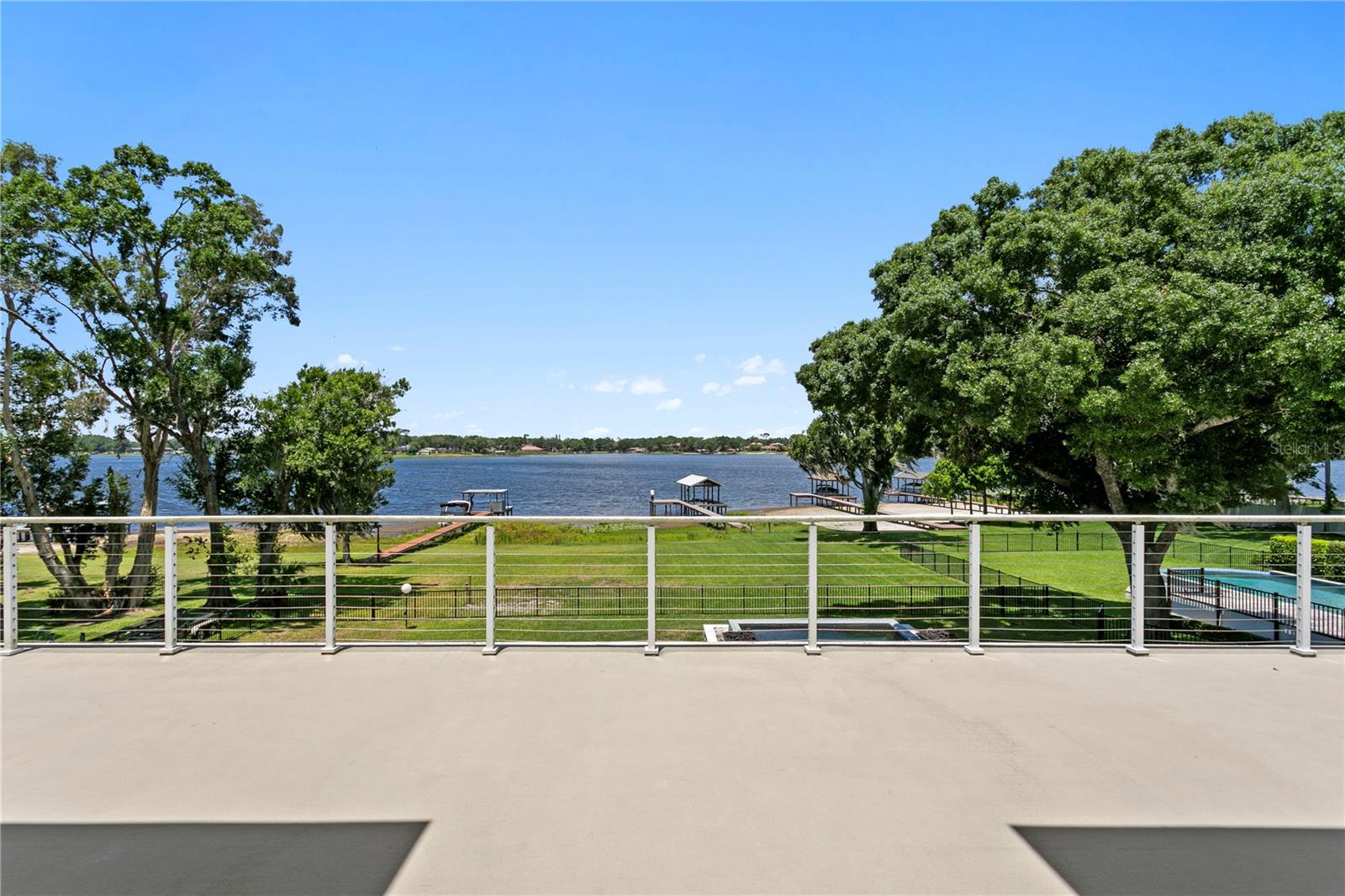 LAKE MAGDALENE FOR REST - Residential