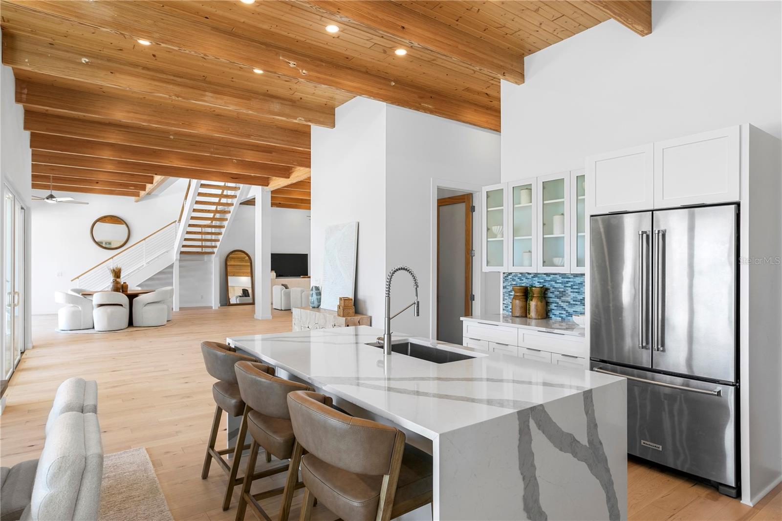 LAKE MAGDALENE FOR REST - Residential
