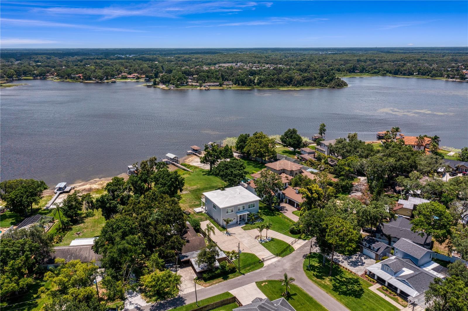 LAKE MAGDALENE FOR REST - Residential