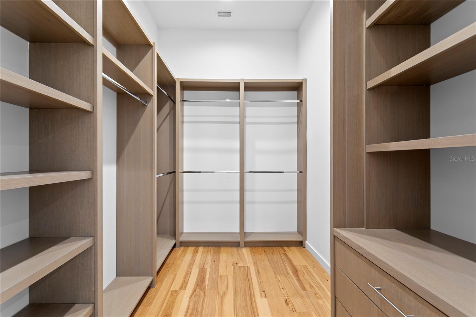 LAKE MAGDALENE FOR REST - Residential