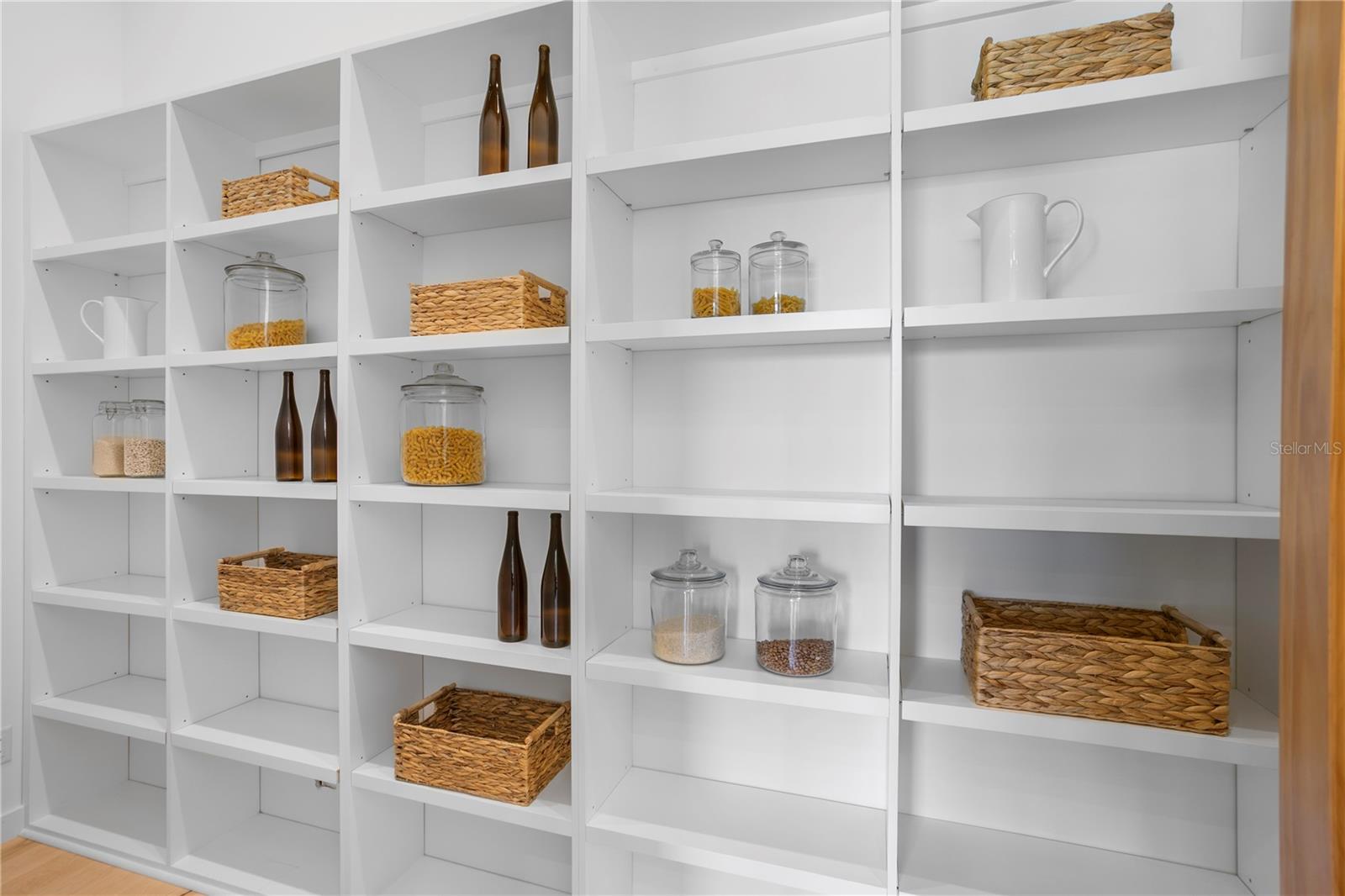 LAKE MAGDALENE FOR REST - Residential