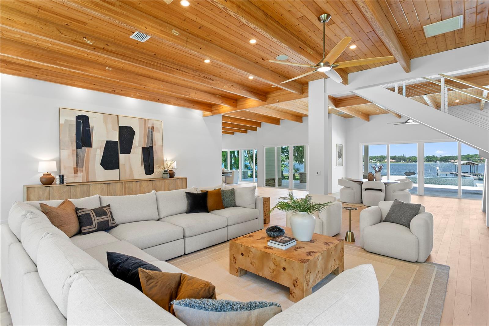 LAKE MAGDALENE FOR REST - Residential