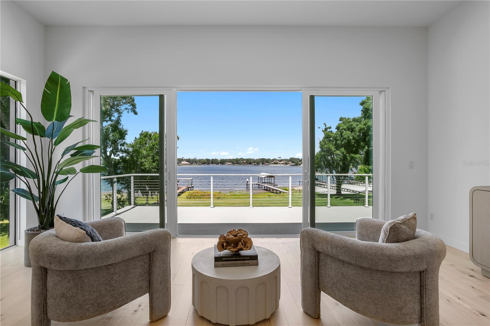 LAKE MAGDALENE FOR REST - Residential