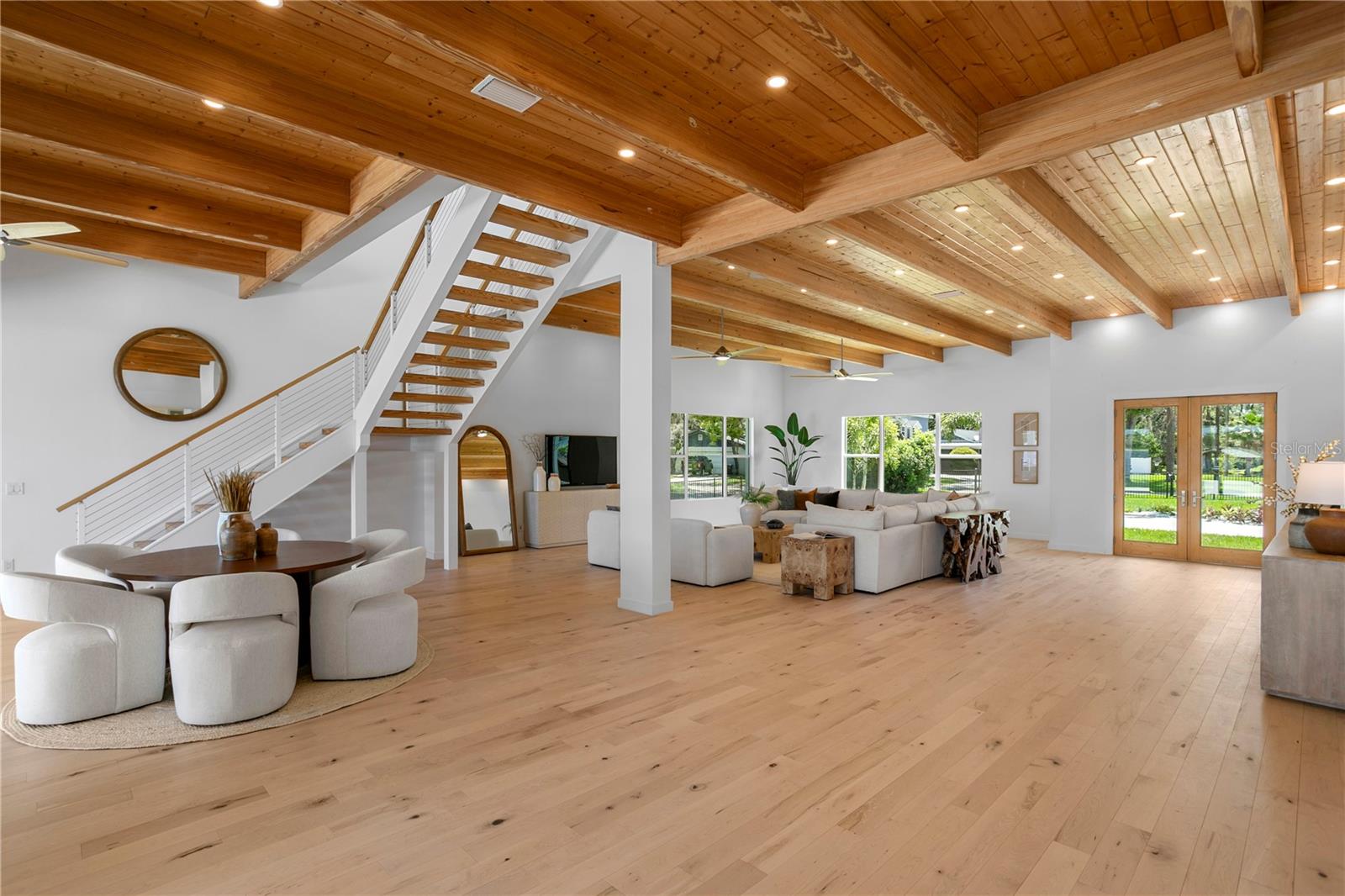 LAKE MAGDALENE FOR REST - Residential