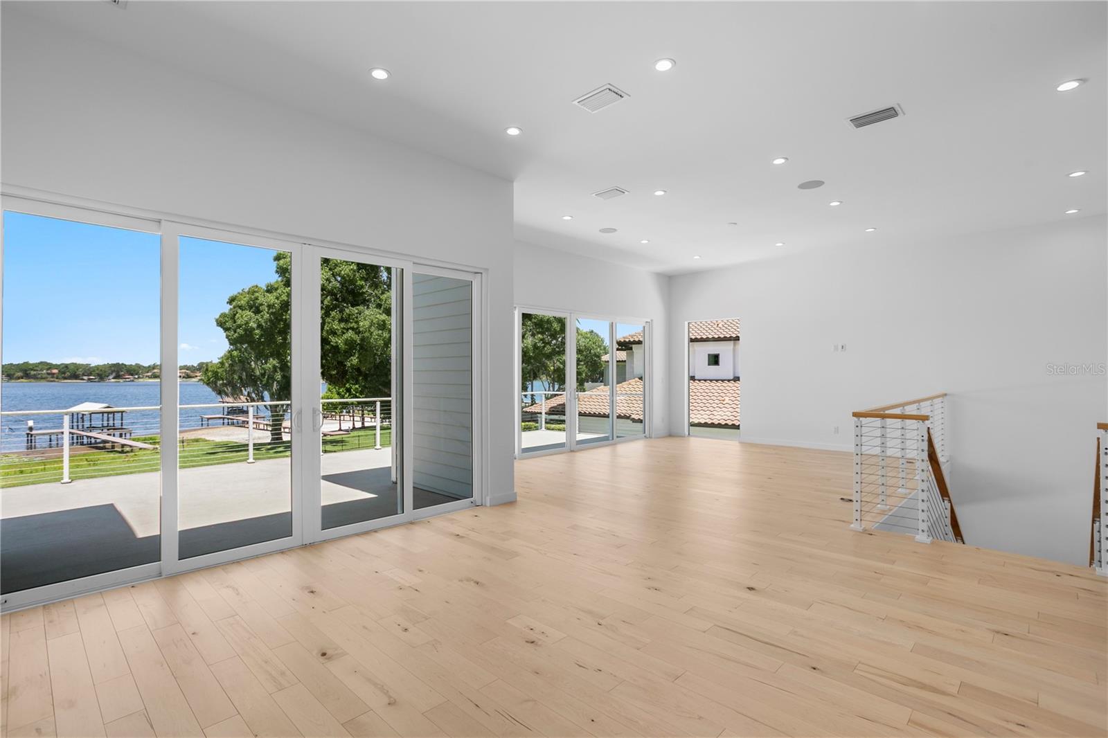 LAKE MAGDALENE FOR REST - Residential
