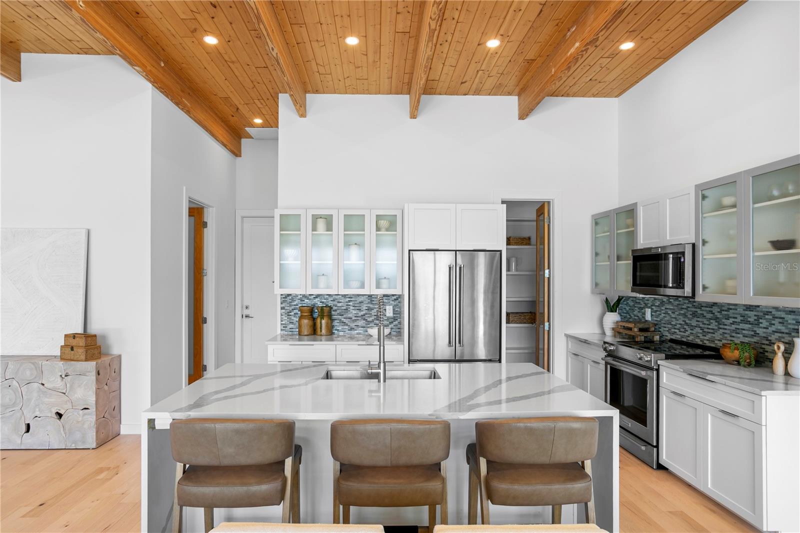 LAKE MAGDALENE FOR REST - Residential