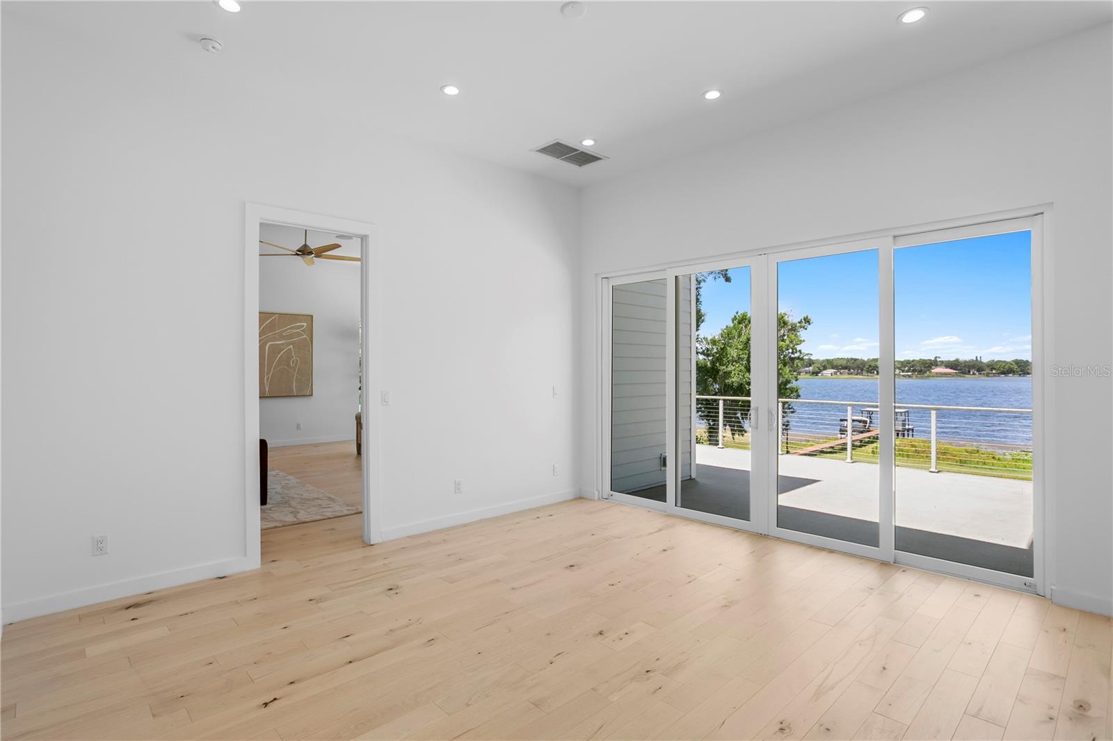 LAKE MAGDALENE FOR REST - Residential