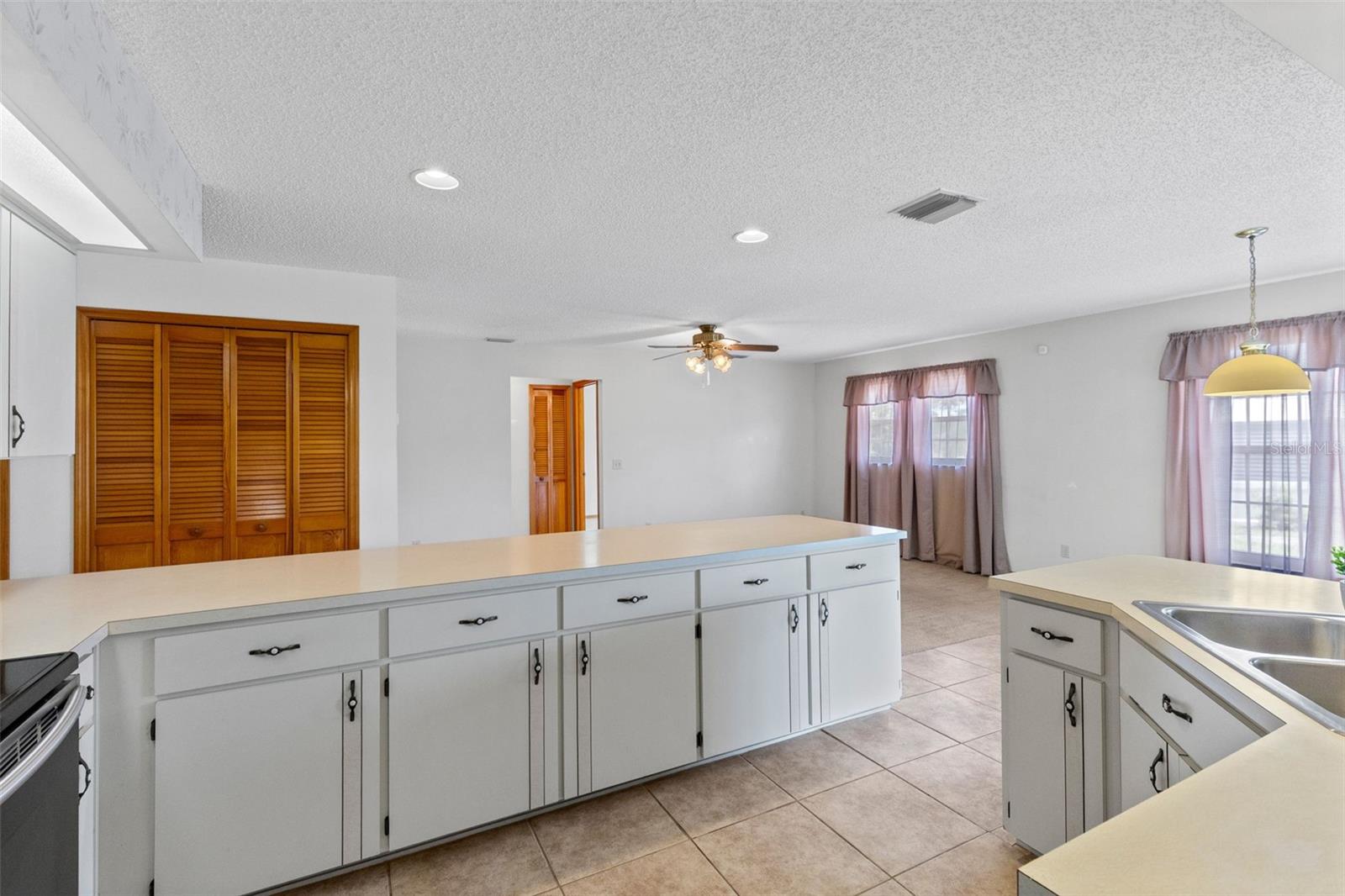 DELTONA LAKES UNIT 04 - Residential