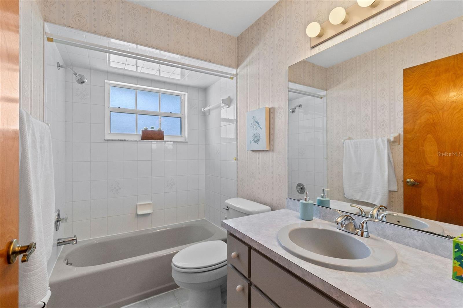 DELTONA LAKES UNIT 04 - Residential