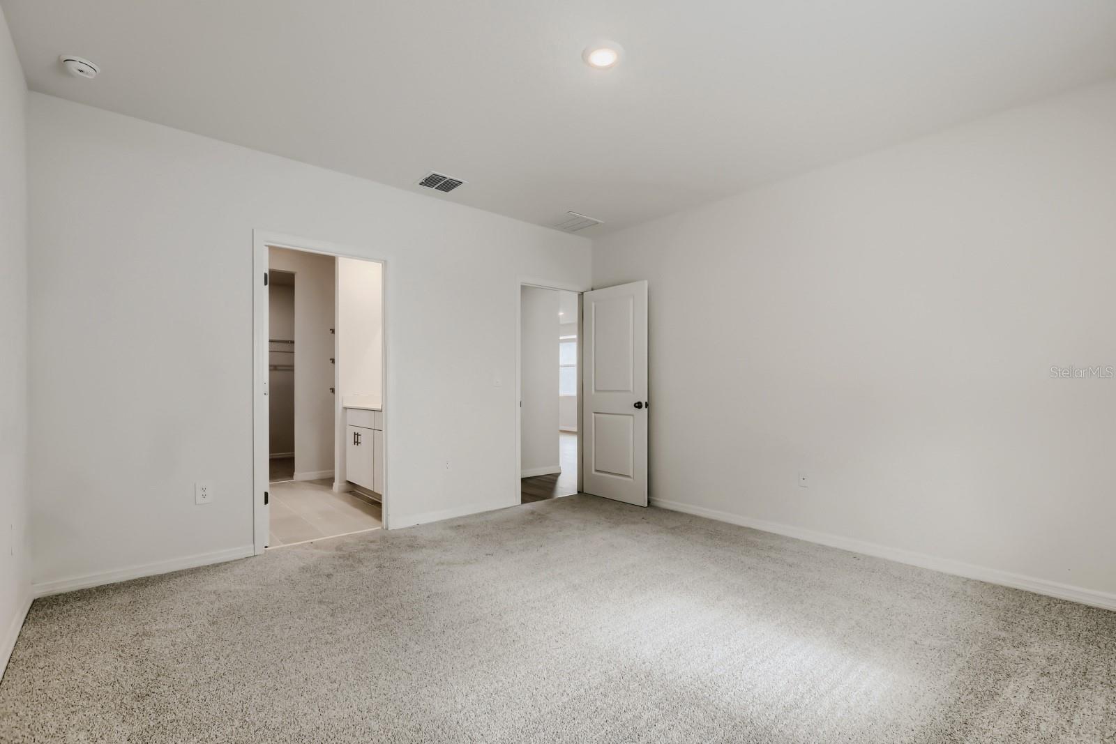 LEYLAND PRESERVE LOT 31 EASE DES IN ORB 4512 PG796 - Residential