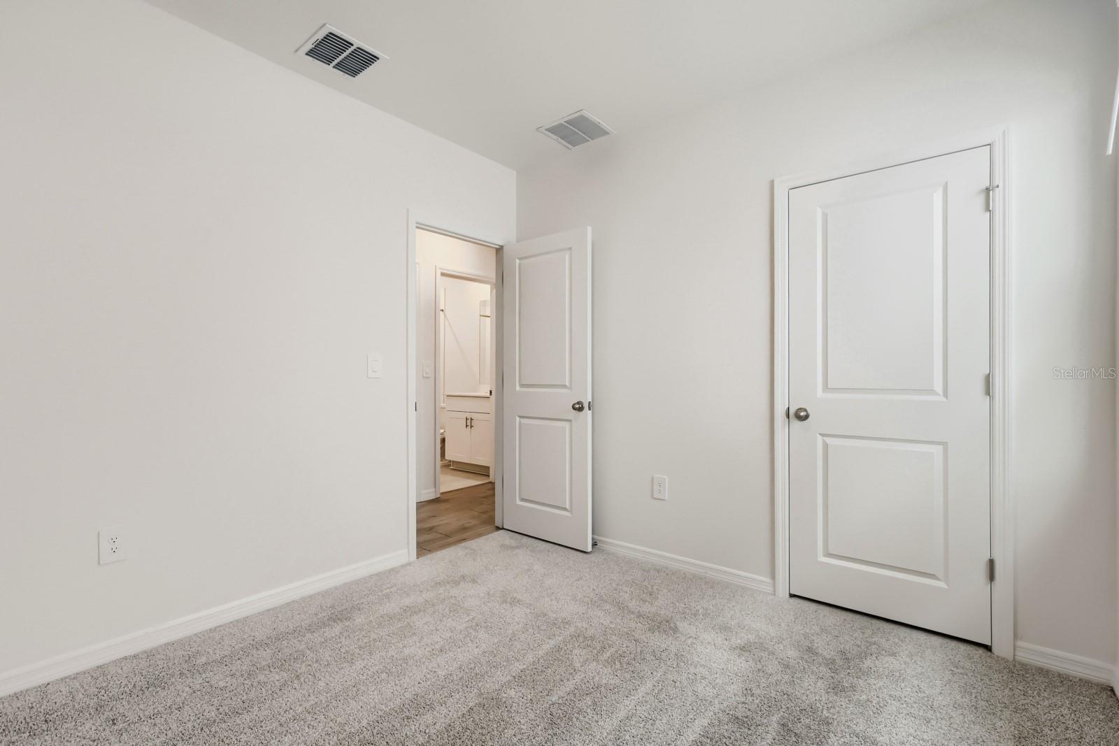 LEYLAND PRESERVE LOT 31 EASE DES IN ORB 4512 PG796 - Residential