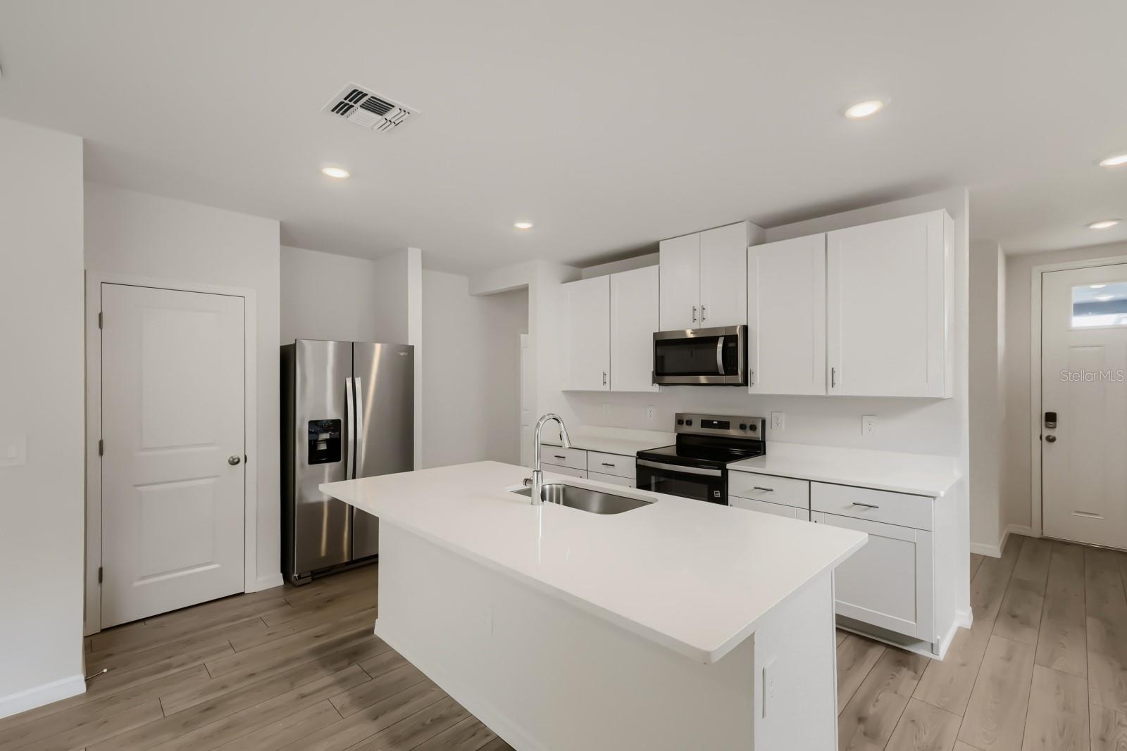 LEYLAND PRESERVE LOT 31 EASE DES IN ORB 4512 PG796 - Residential