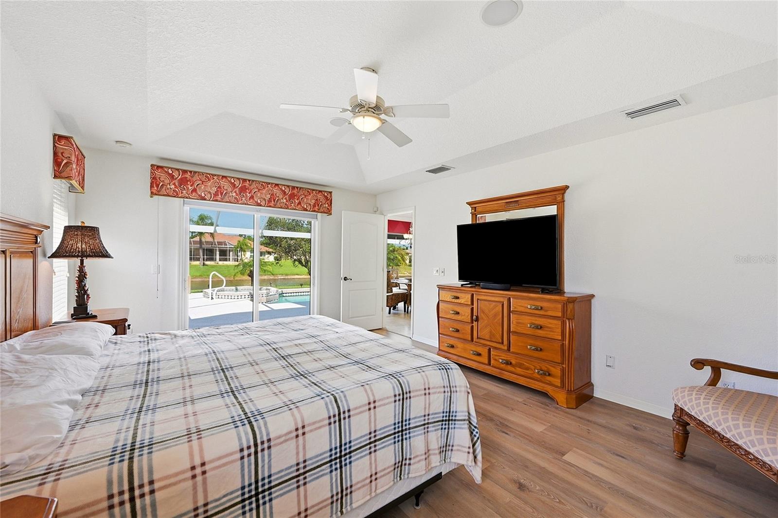 ROTONDA WEST LONG MEADOW - Residential