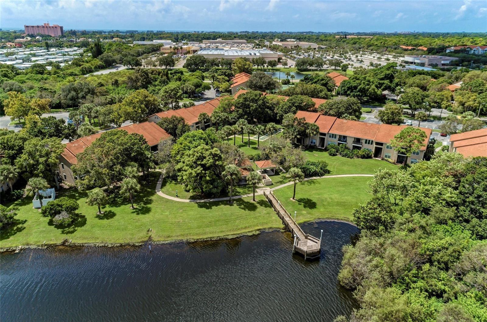 VINTAGE GRAND - Residential