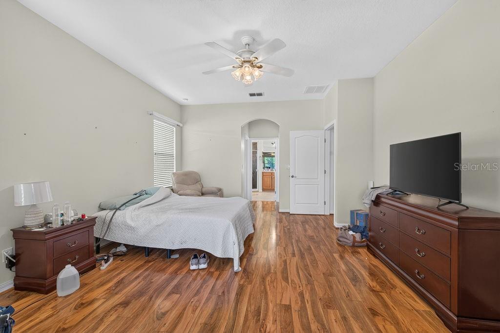 TRADITIONS PH 01 - Residential