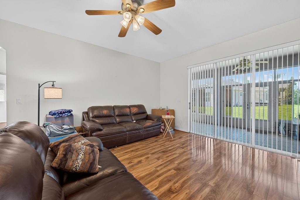 TRADITIONS PH 01 - Residential