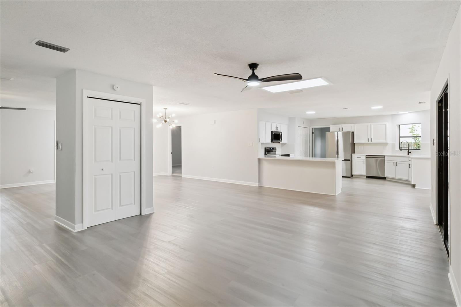 HARBOR OAKS - Residential