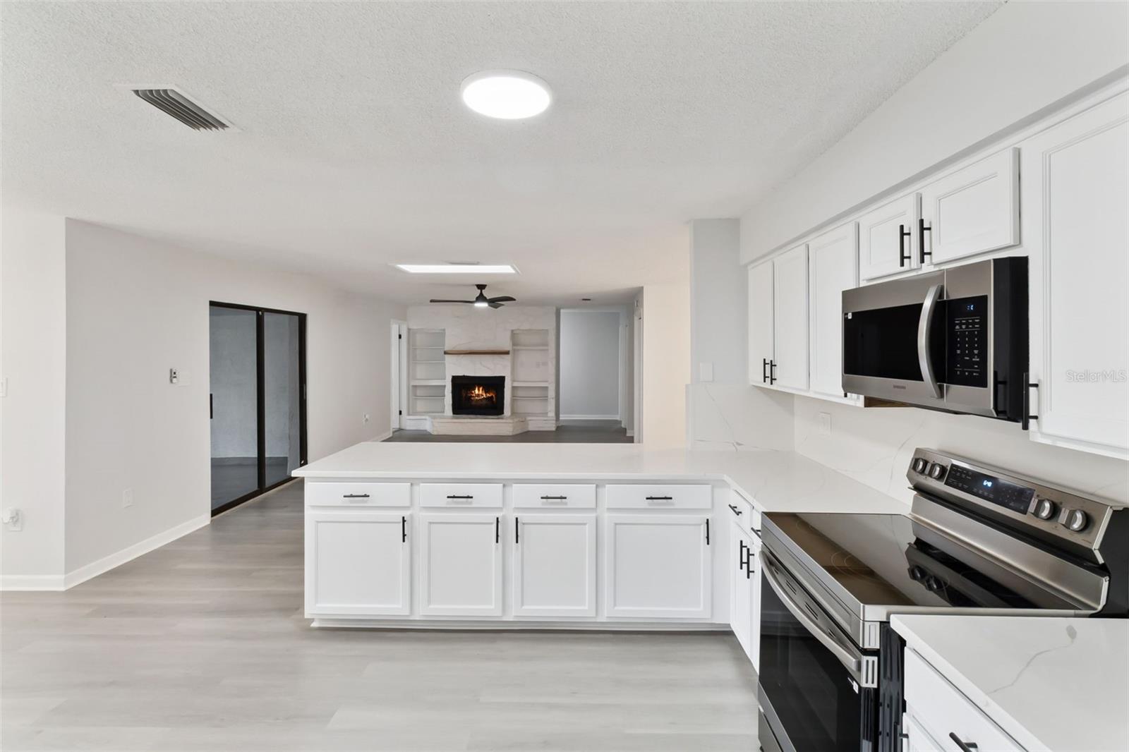 HARBOR OAKS - Residential