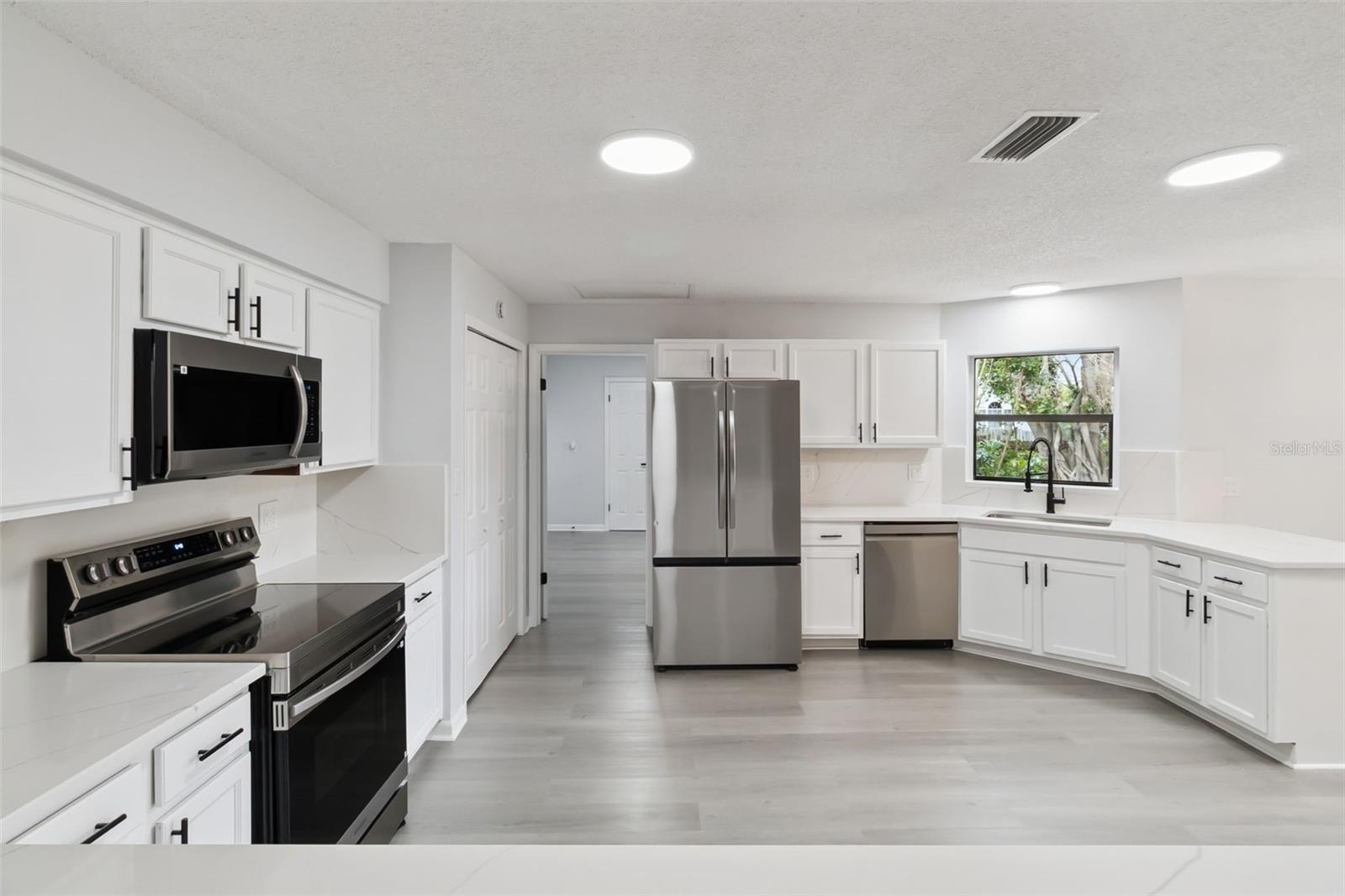 HARBOR OAKS - Residential