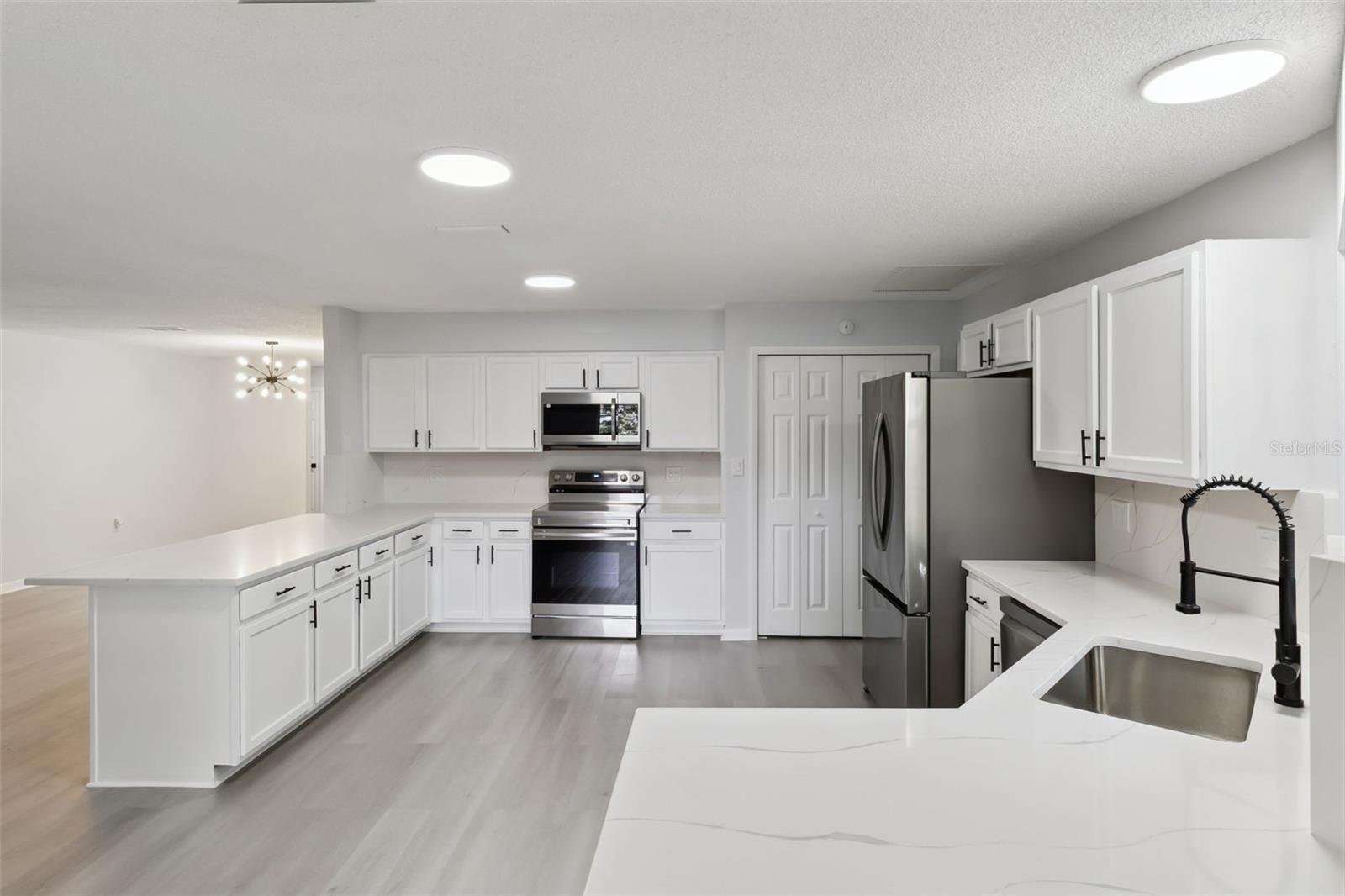 HARBOR OAKS - Residential