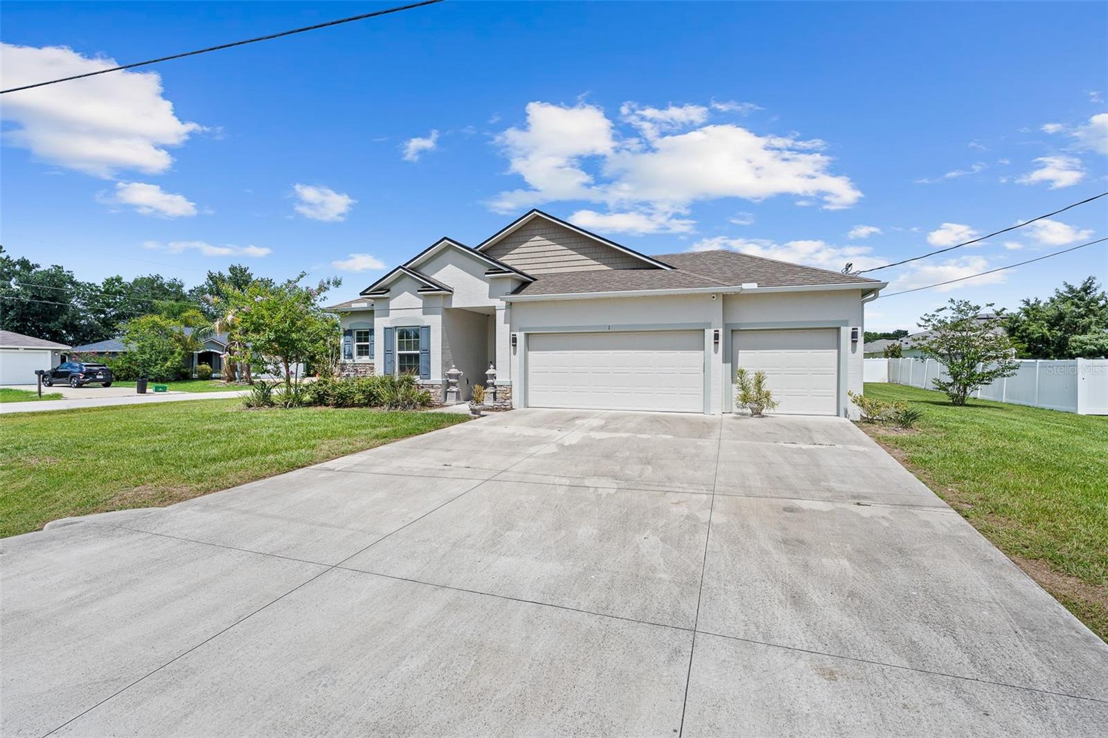 04 FAIRWAYS - Residential