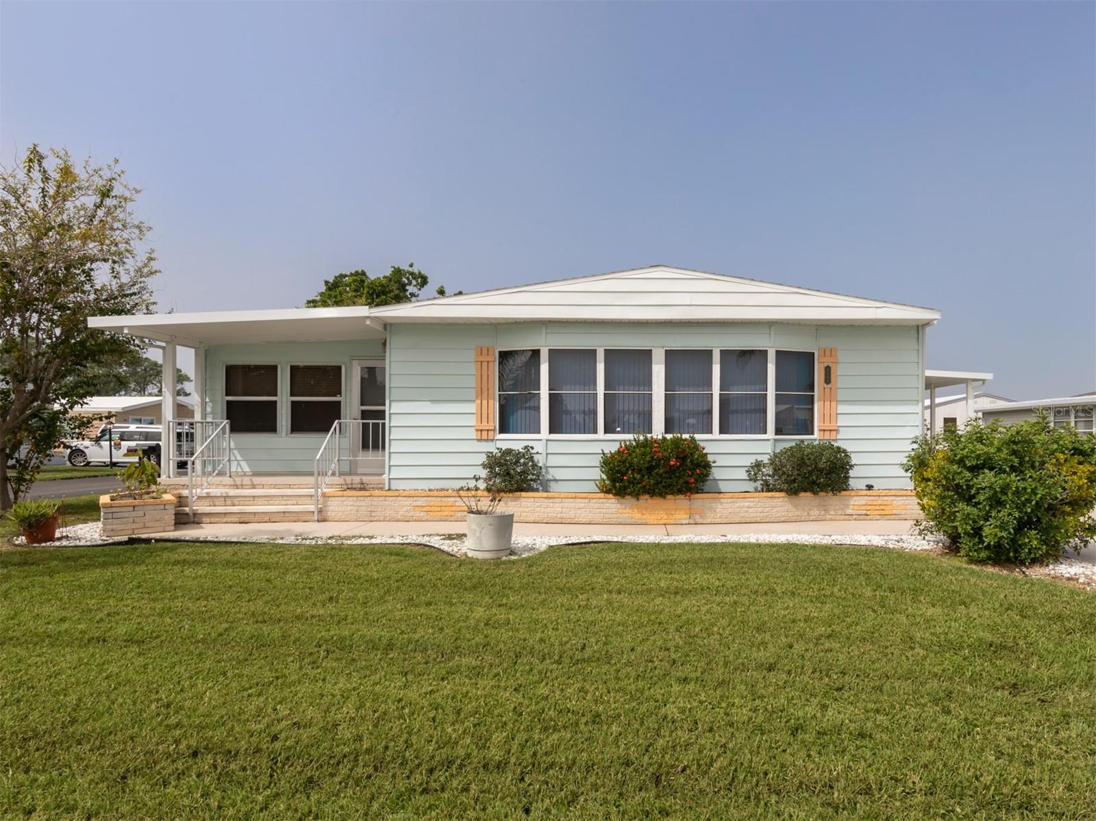 LA CASA MHP CO-OP - Residential