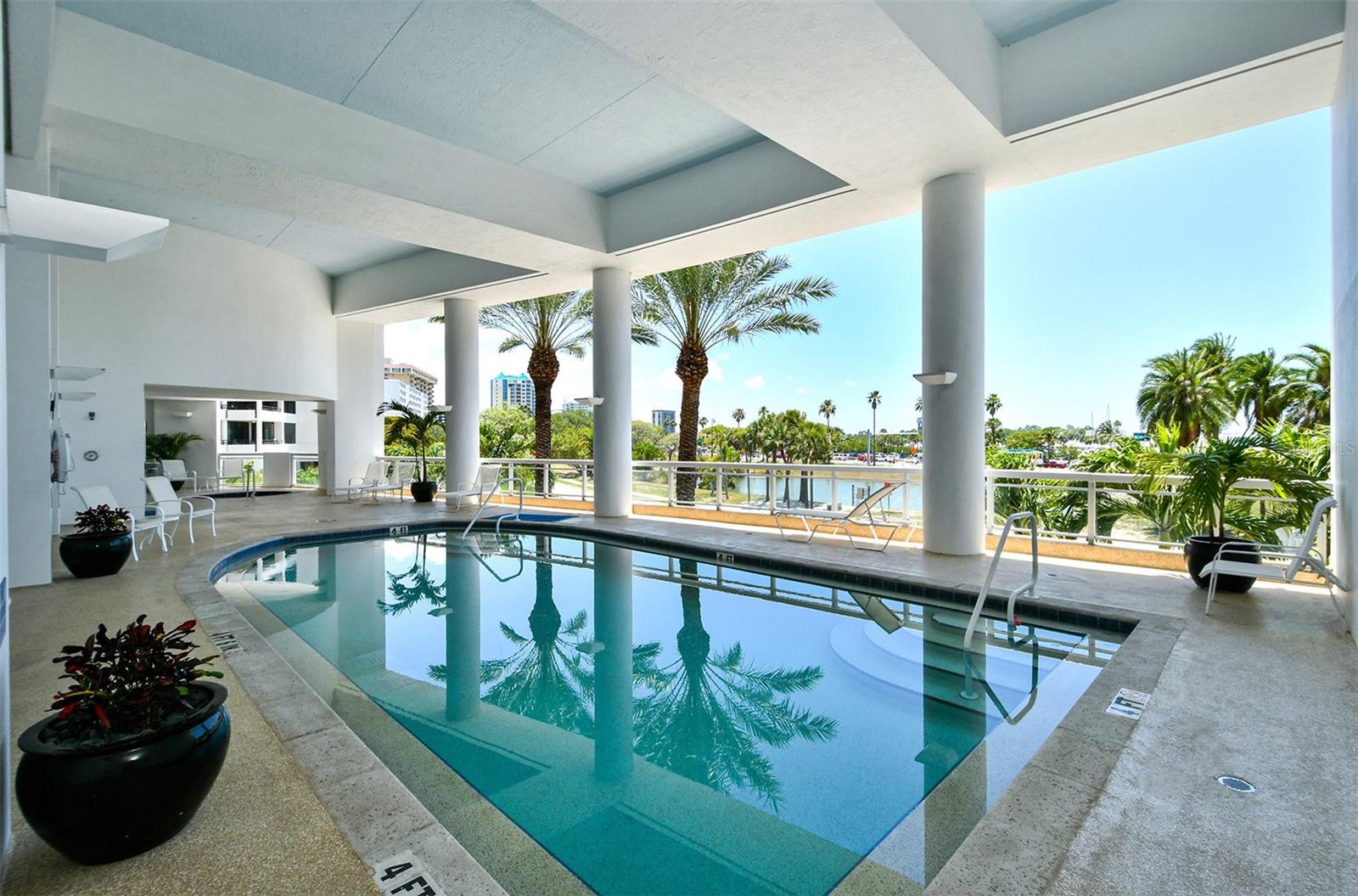 MARINA TOWER - Residential