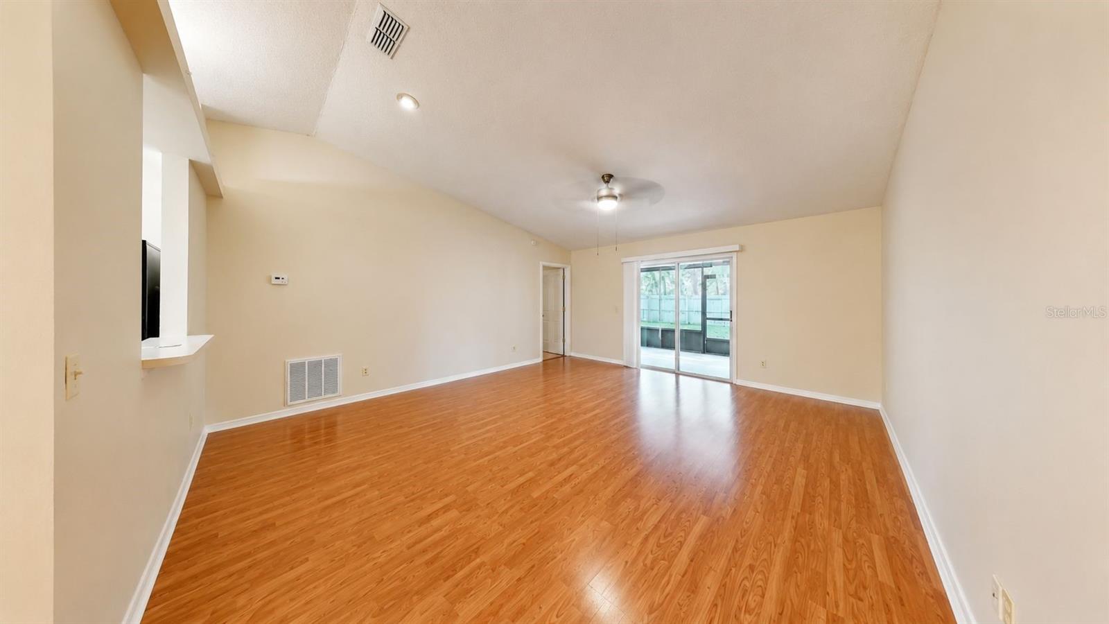 SUNRIDGE WOODS PH 01 - Residential Lease