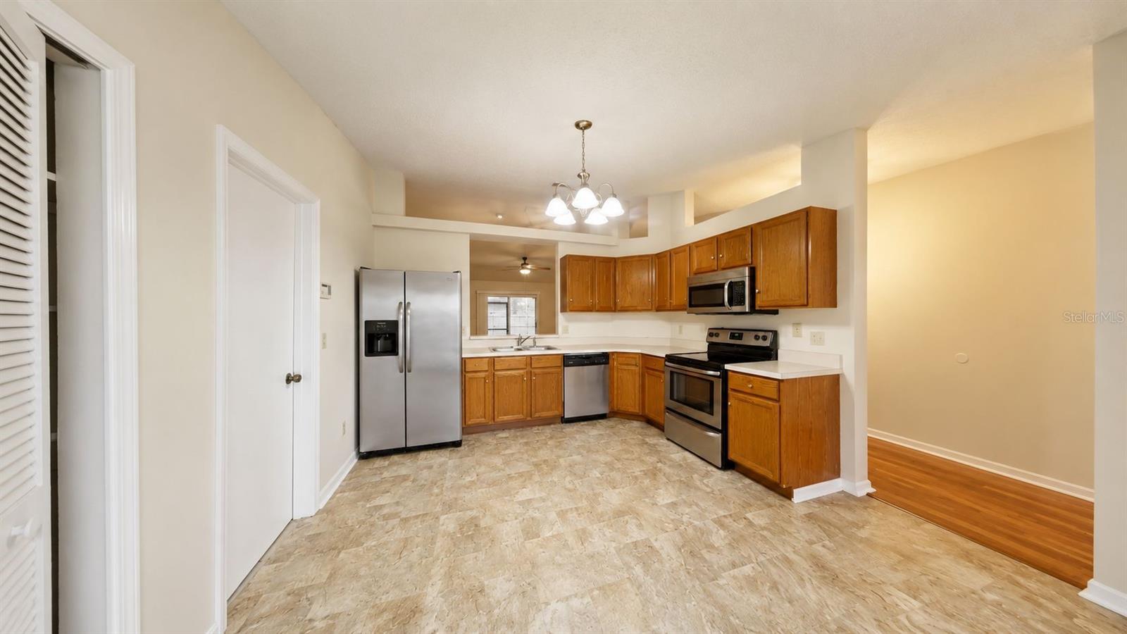 SUNRIDGE WOODS PH 01 - Residential Lease
