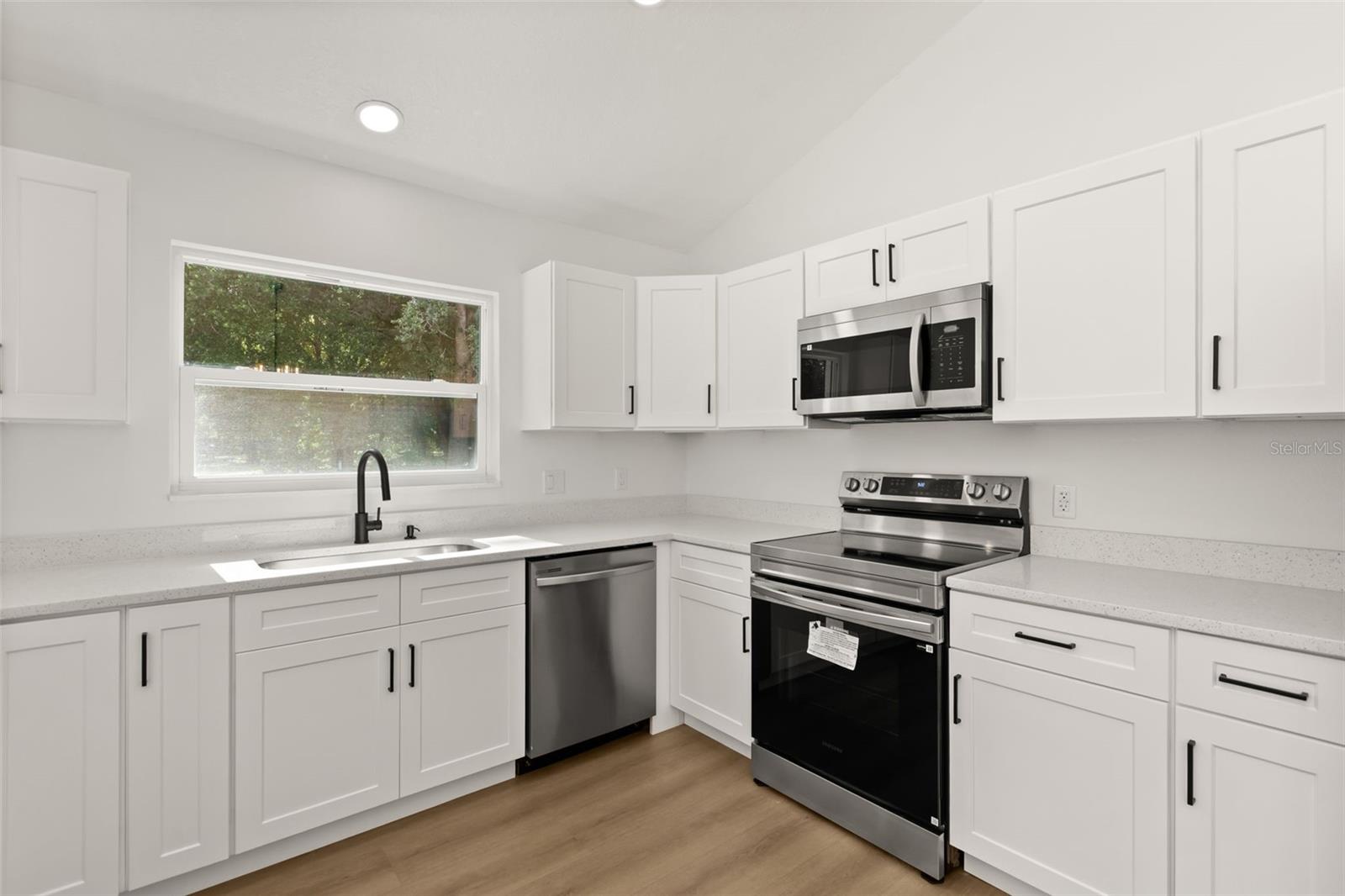 SILVER RIDGE PH 02 - Residential