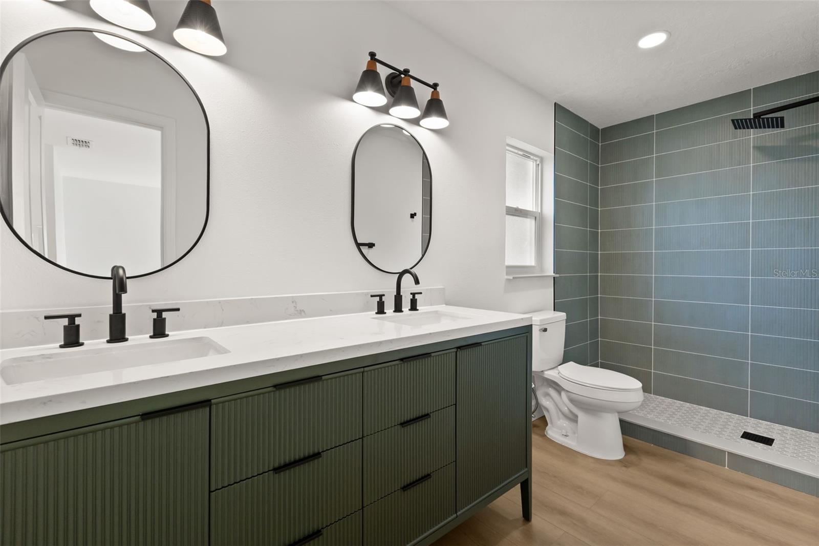 SILVER RIDGE PH 02 - Residential