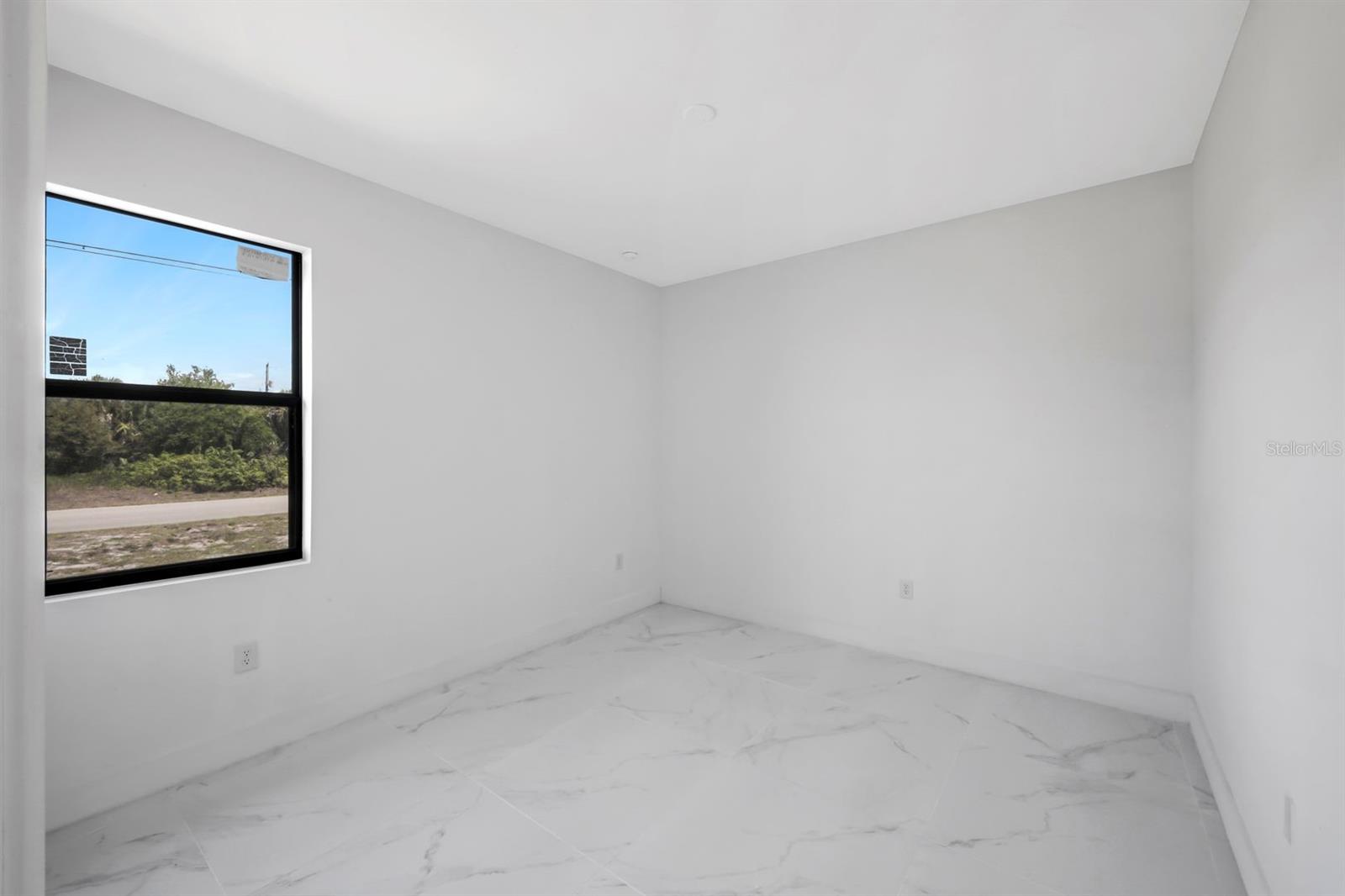 MIRROR LAKES UNIT 18 - Residential
