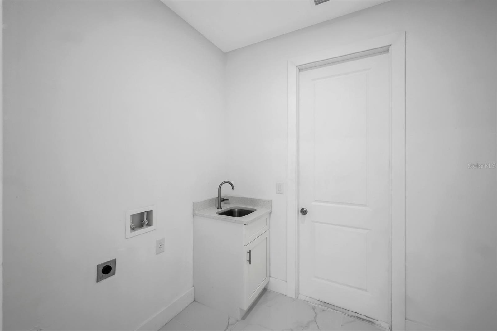 MIRROR LAKES UNIT 18 - Residential