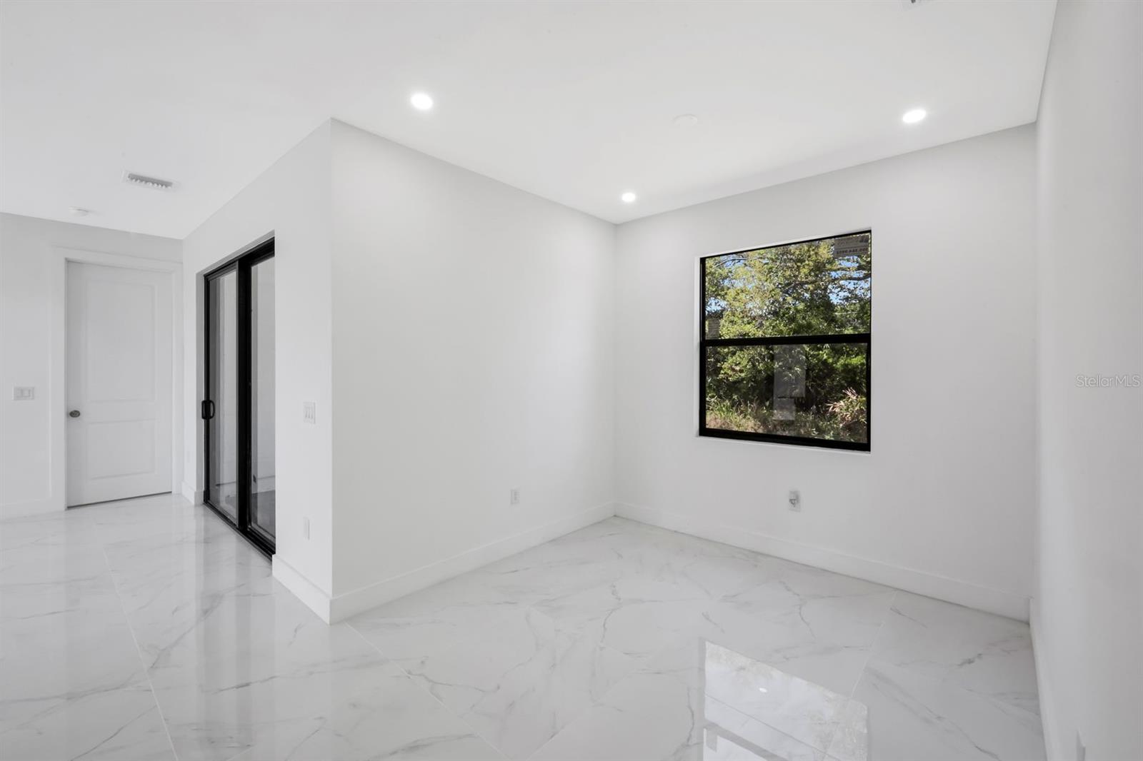 MIRROR LAKES UNIT 18 - Residential